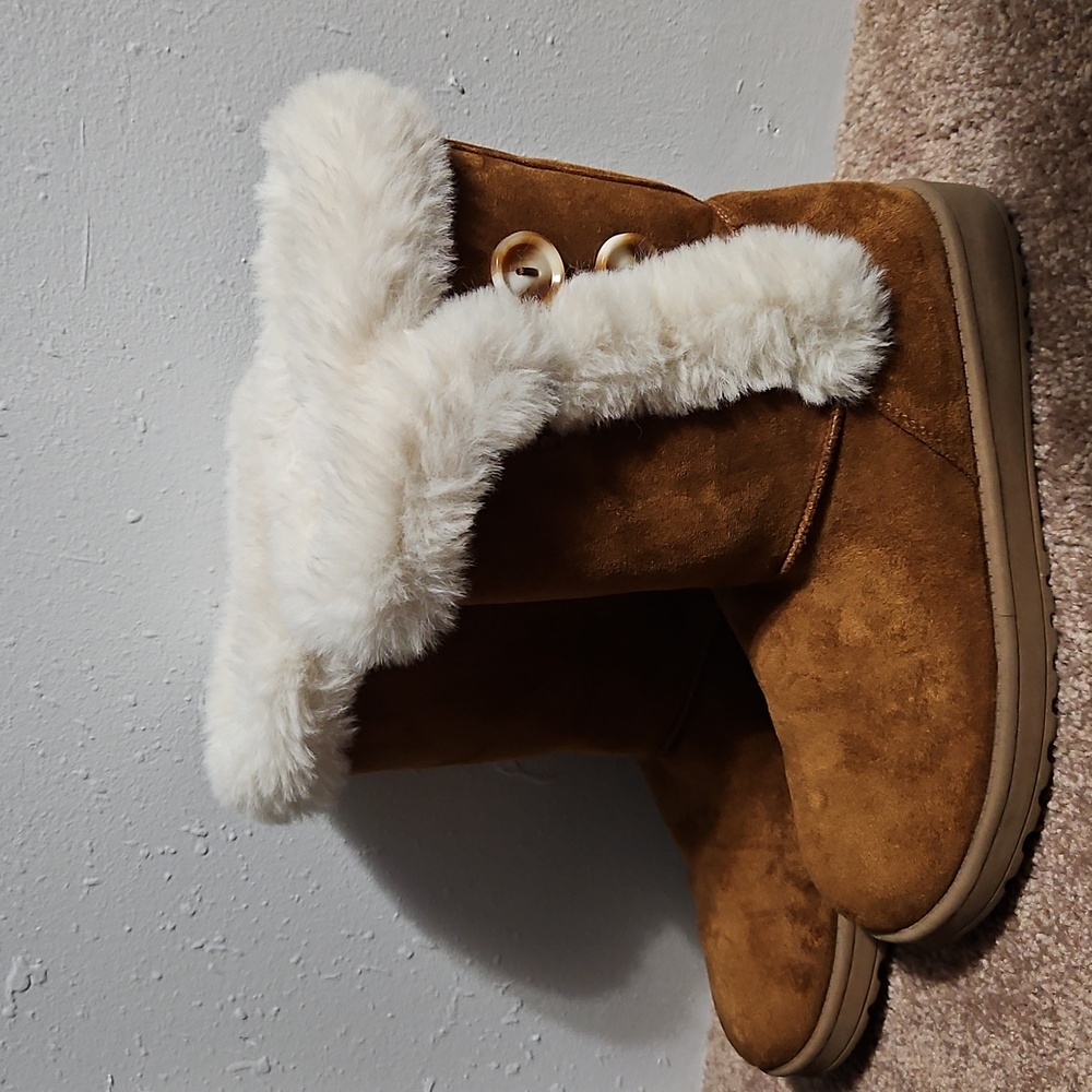 SO Fur Boots Sophia Chestnut Sz 6 (Worn Twice)